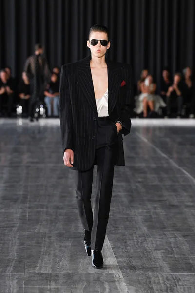 Look 5